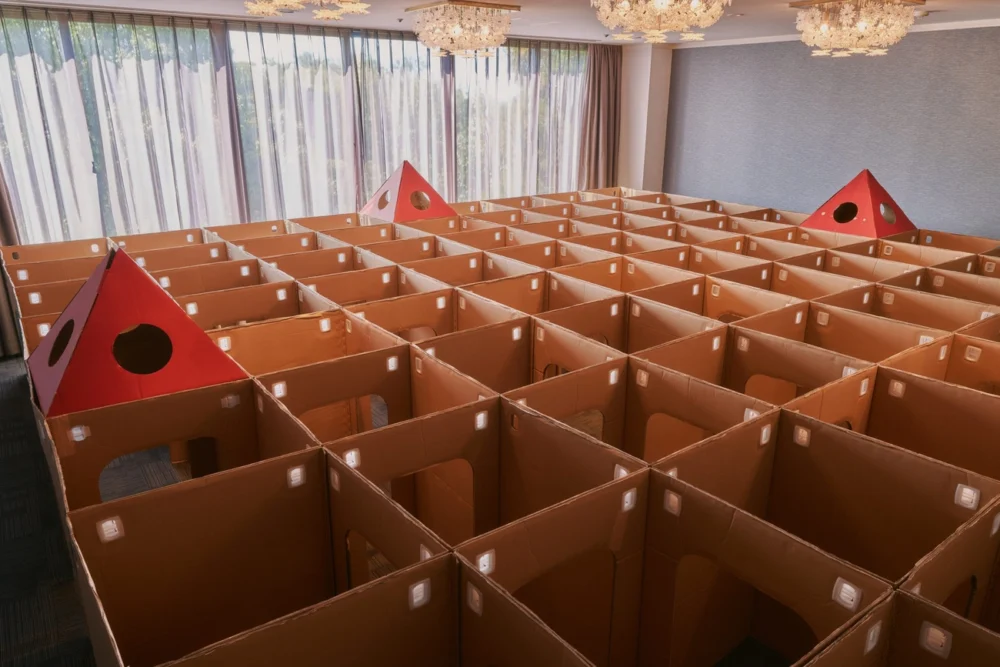 段ボール迷路｜グランドメルキュール伊勢志摩リゾート＆スパ