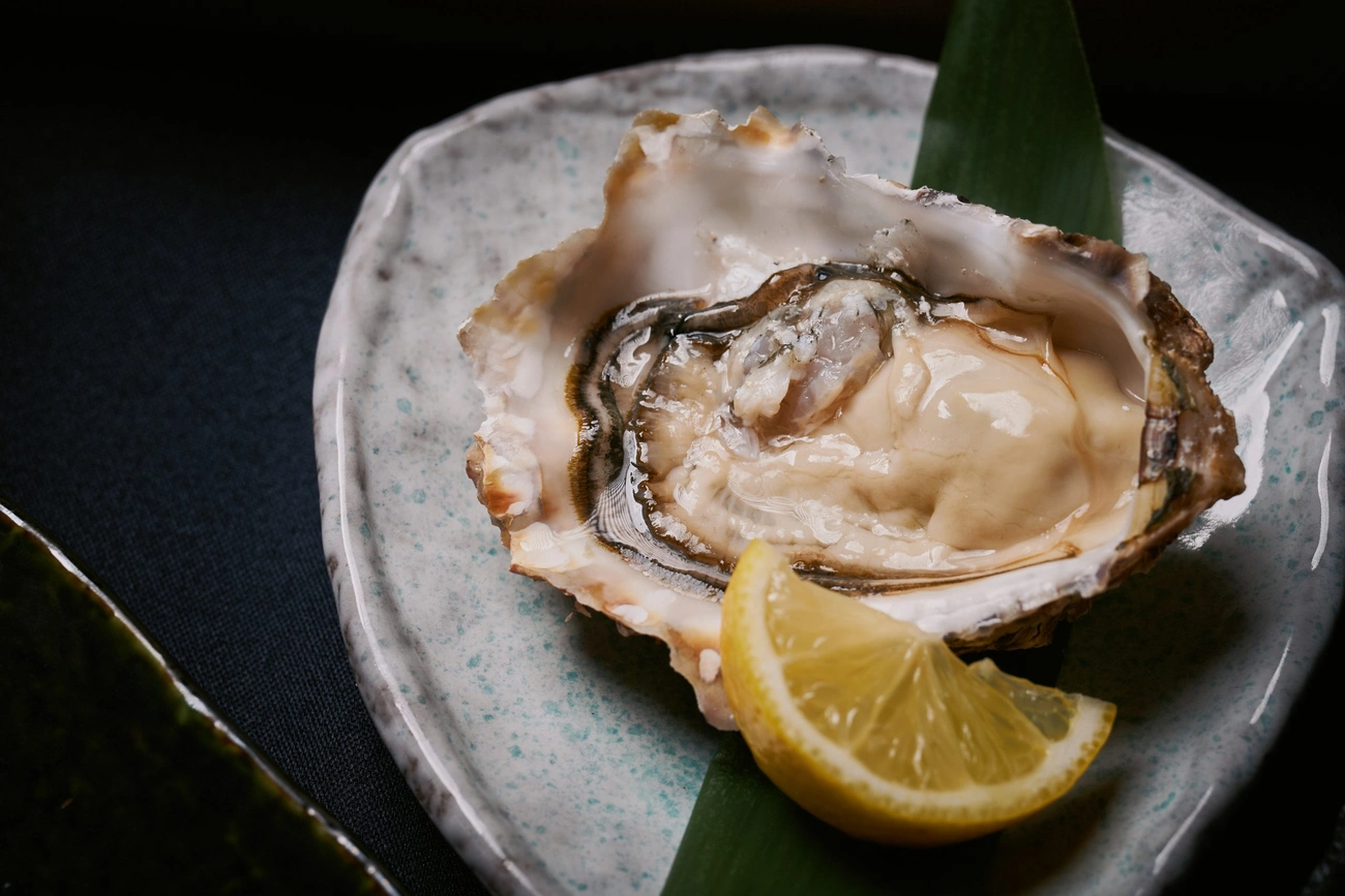 Matoya oyster (raw) produced in Mie Prefecture